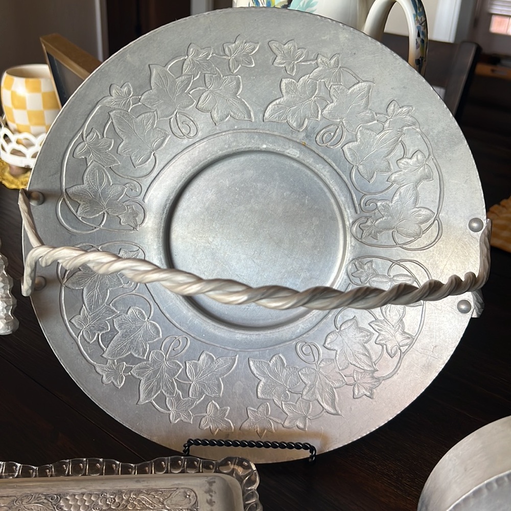 Beautiful Vintage Everlast aluminum set. So pretty to display in your kitchen.🍋 - Picture 5 of 12